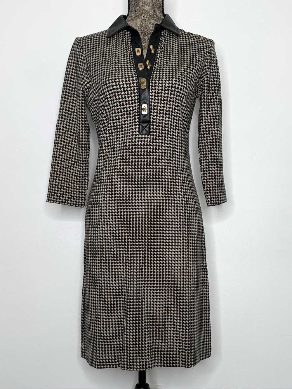 J. McLaughlin Houndstooth Knit Dress XS Faux Leather Trim Gold Button Dress